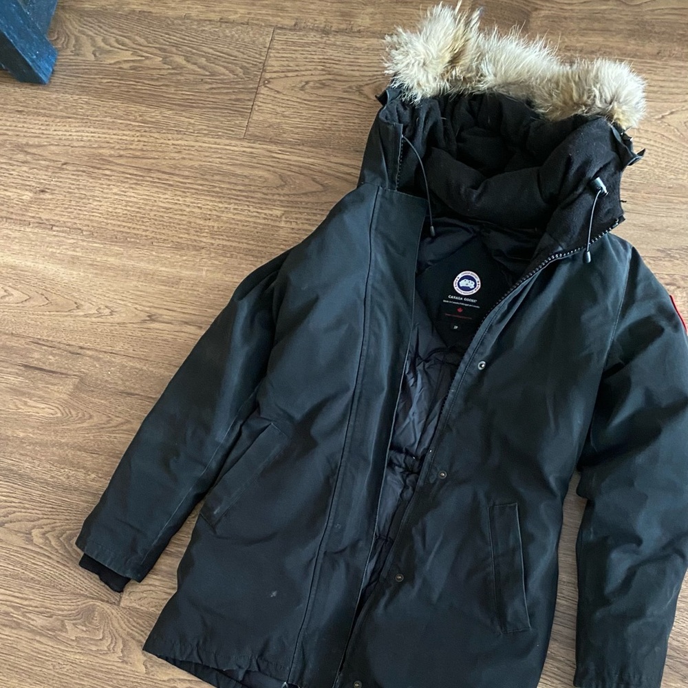 Women’s small Canada goose parka